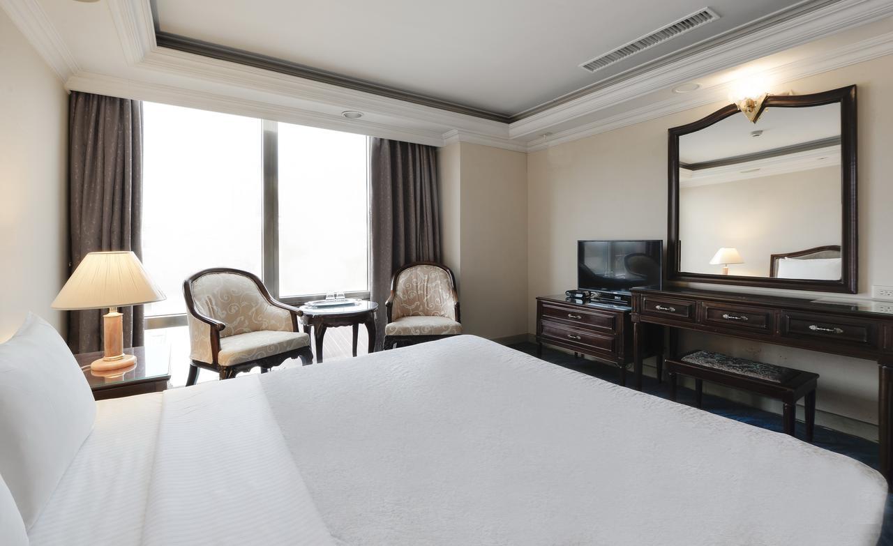 Forbes Hotel Тайчжун Экстерьер фото